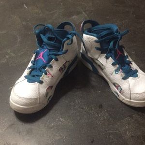 Jordans girls size 13.